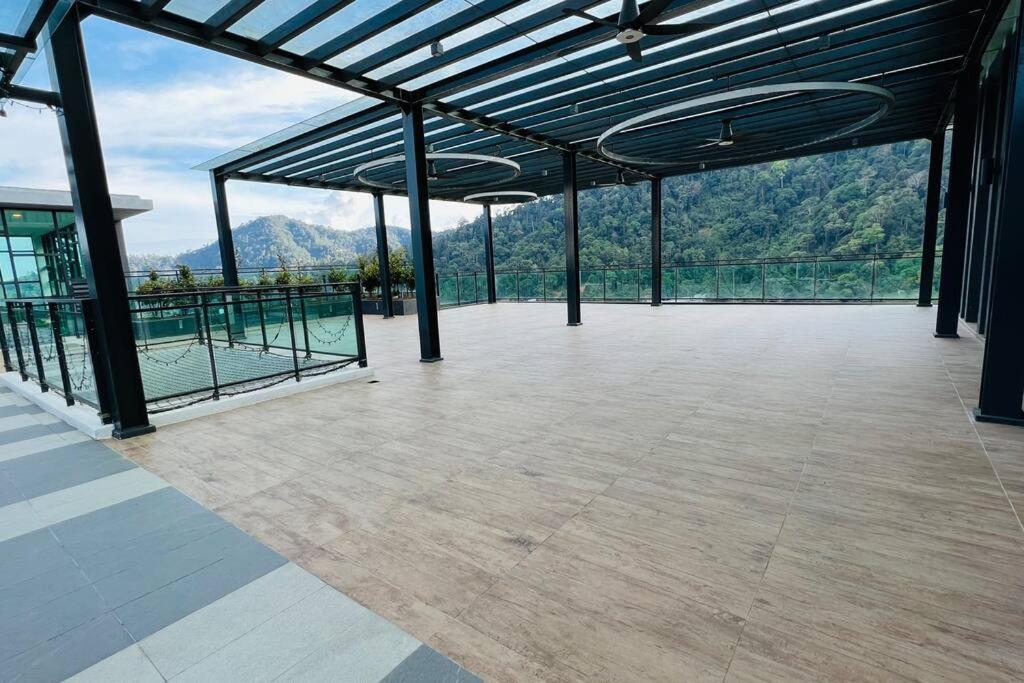 Vista Residences Free 1 Parking *
