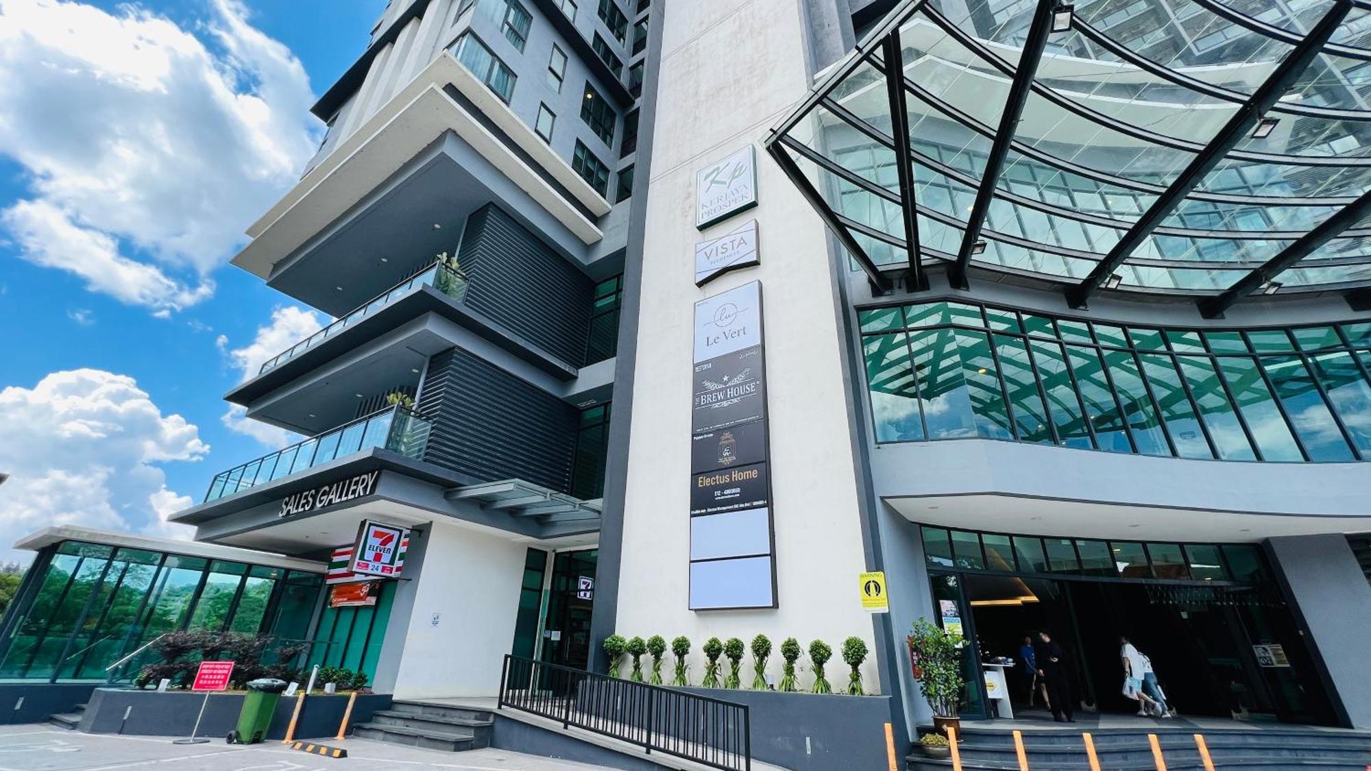 Vista Residences Free 1 Parking Apartemen